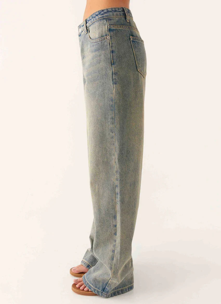Women's Low Rise Wide Leg Denim Jeans with Dirty Wash