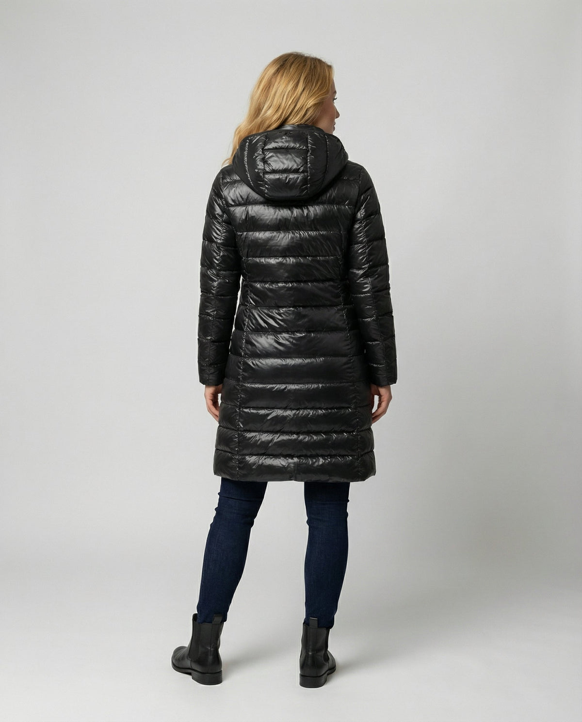Women's Ultra-Light Puffer Jacket – Removable Hood & Fitted Cut