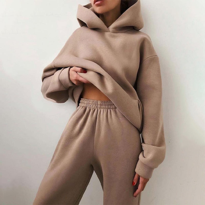 Women's Oversize Tracksuit Set with Hood and Jogging Trousers