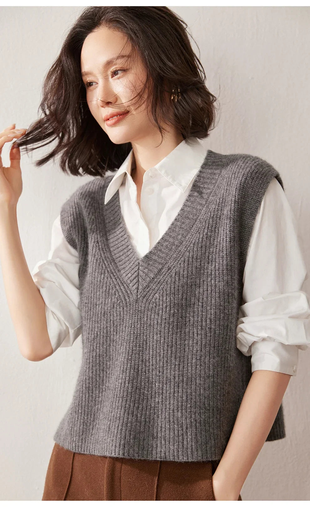 Women's Ribbed Cashmere Sweater Vest with V Neck and Sleeveless Design