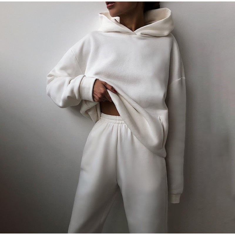 Women's Oversize Tracksuit Set with Hood and Jogging Trousers