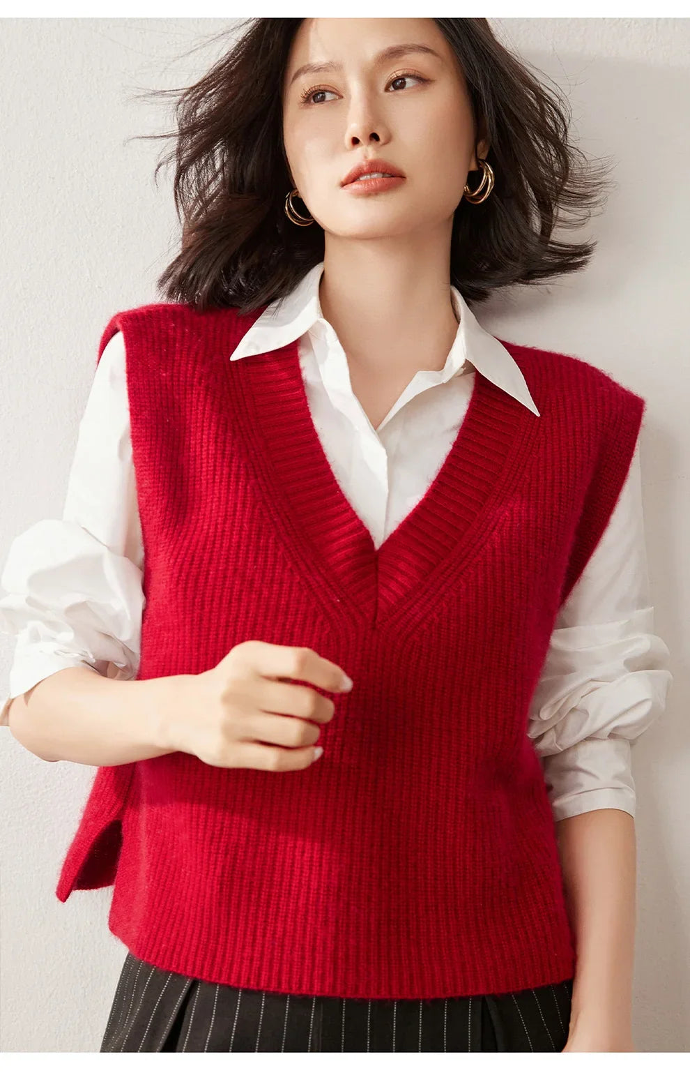 Women's Ribbed Cashmere Sweater Vest with V Neck and Sleeveless Design