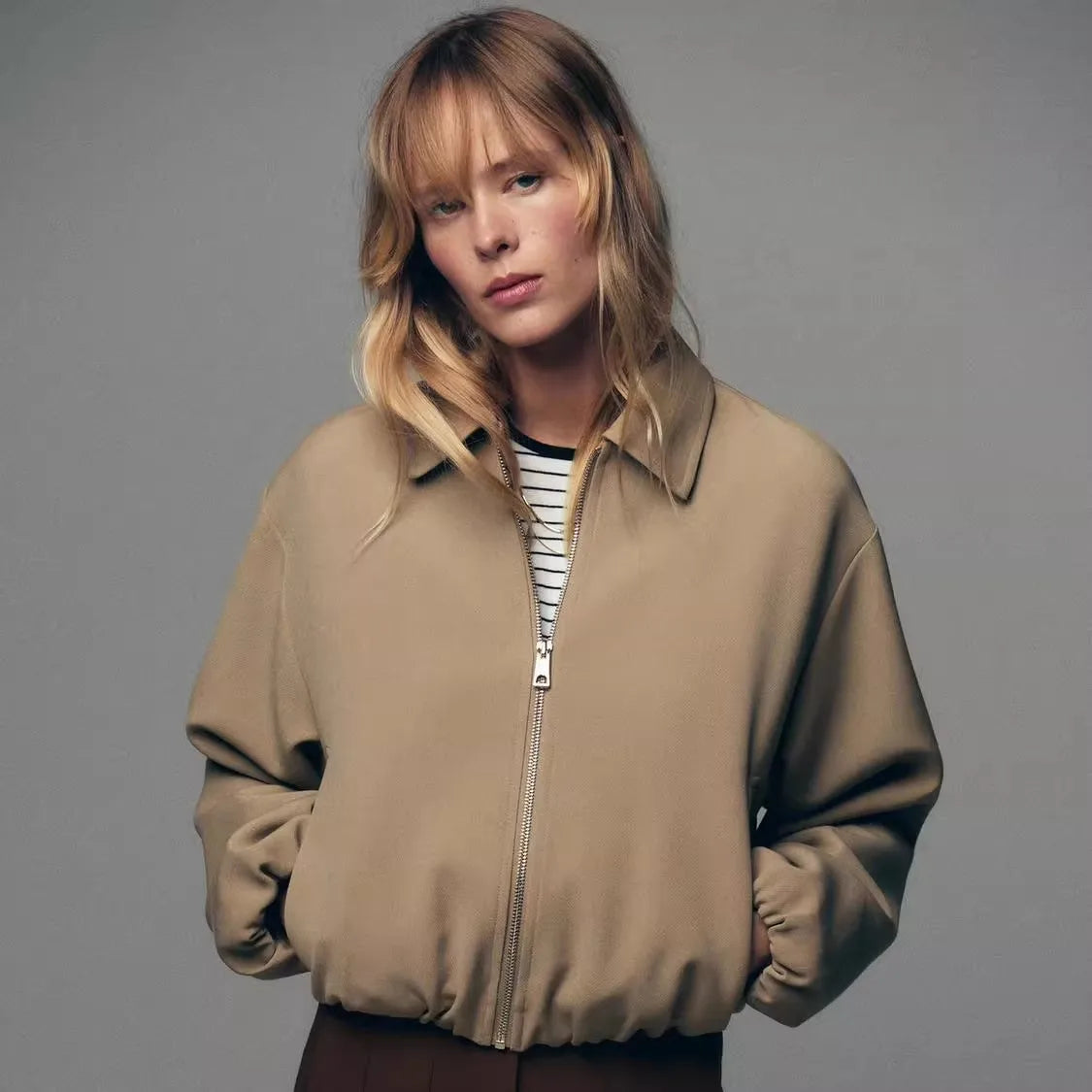 Women's Cropped Lightweight Puffer Jacket with Full Zip and Collar
