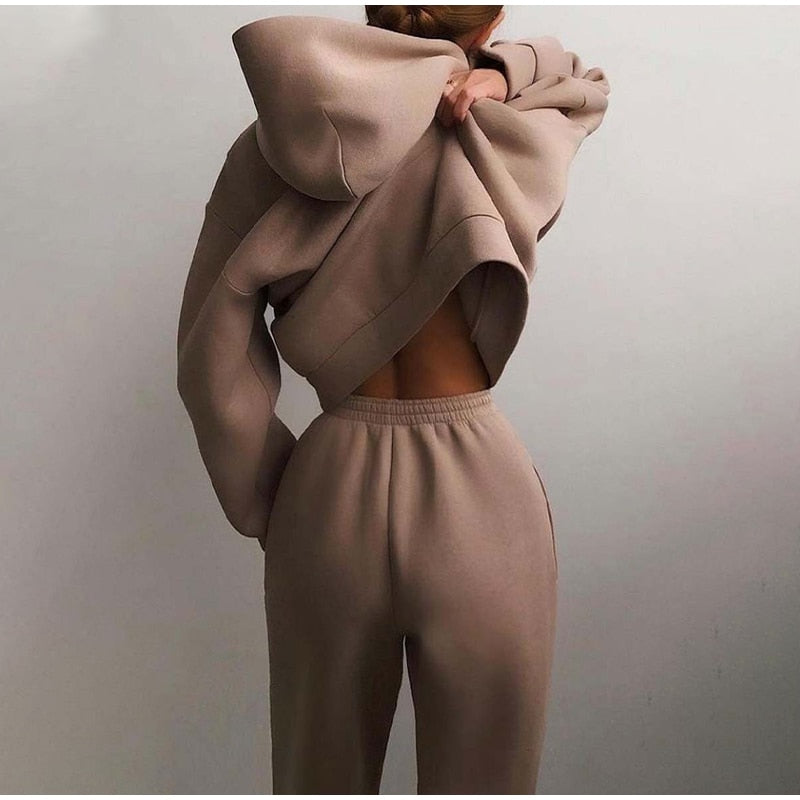 Women's Oversize Tracksuit Set with Hood and Jogging Trousers