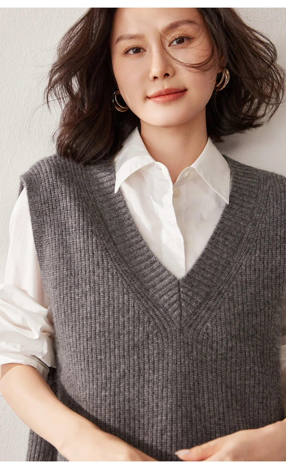 Women's Ribbed Cashmere Sweater Vest with V Neck and Sleeveless Design
