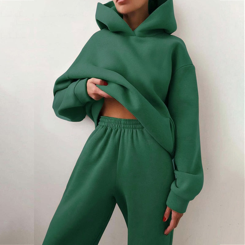 Women's Oversize Tracksuit Set with Hood and Jogging Trousers