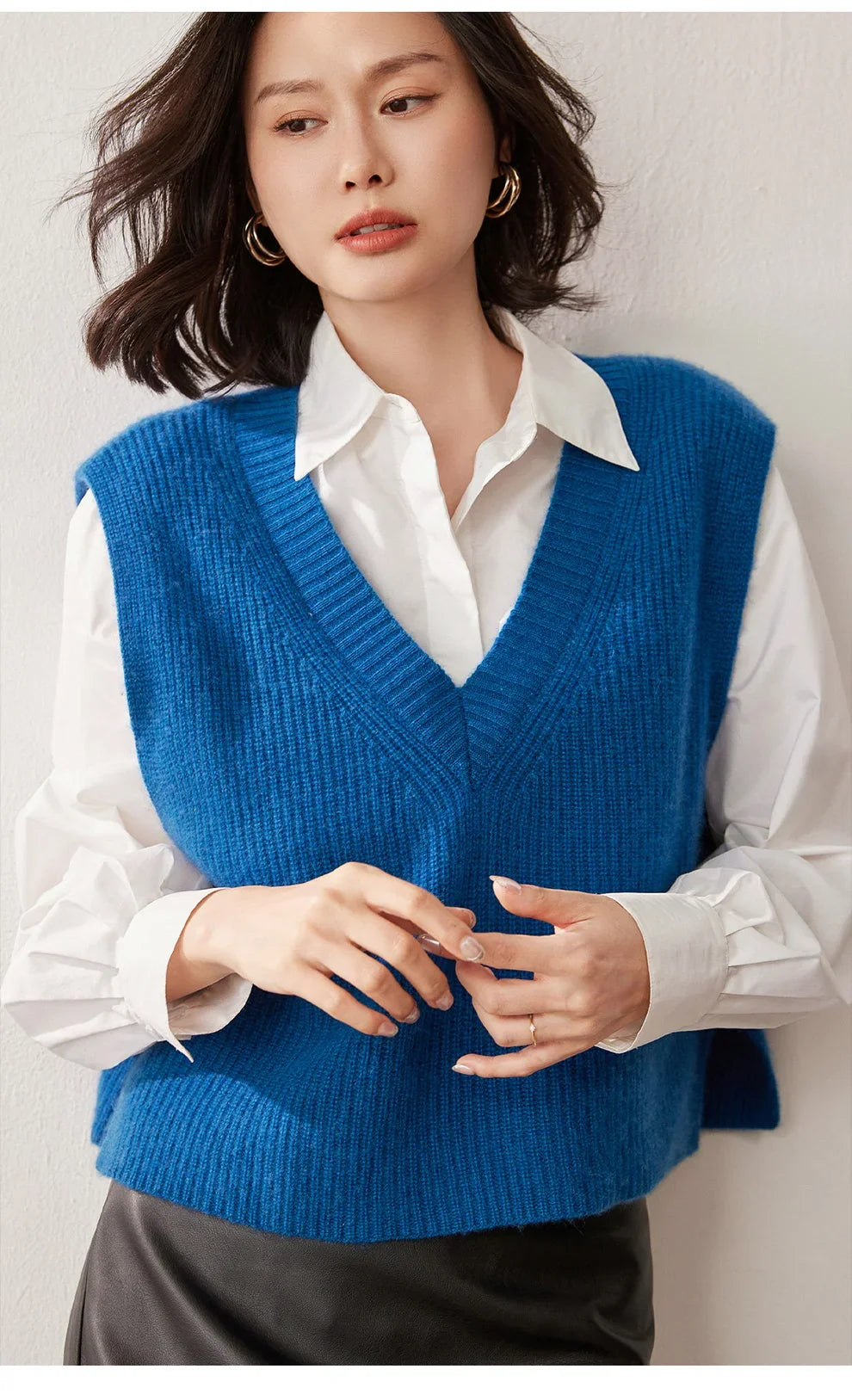 Women's Ribbed Cashmere Sweater Vest with V Neck and Sleeveless Design