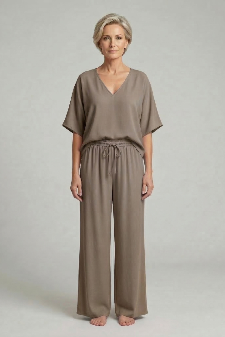 Womens Two-Piece Set with Top and Wide-Leg Chiffon Trousers 8