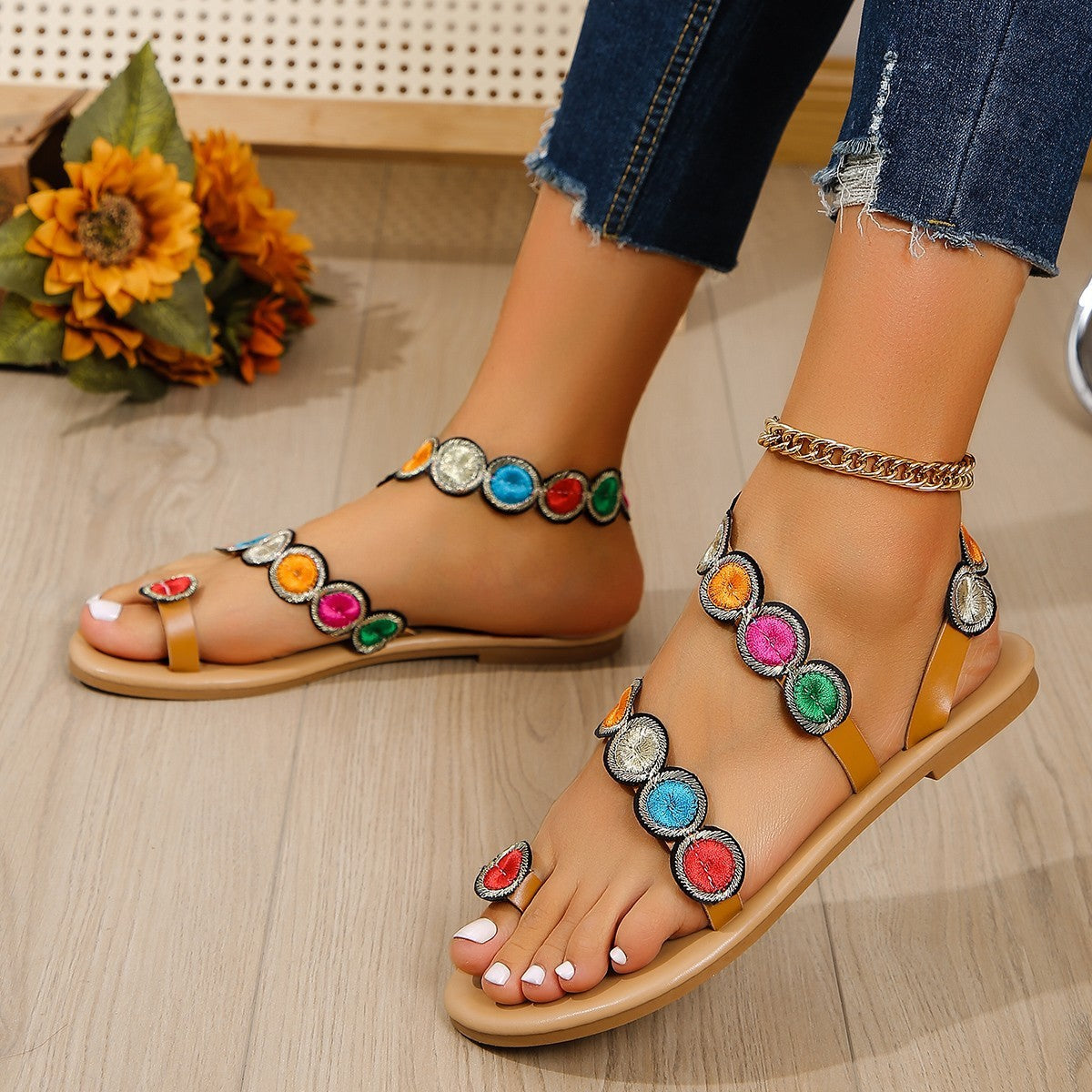Women's Embroidered Floral Appliqué Flat Sandals | Elegant Toe Ring Design 4