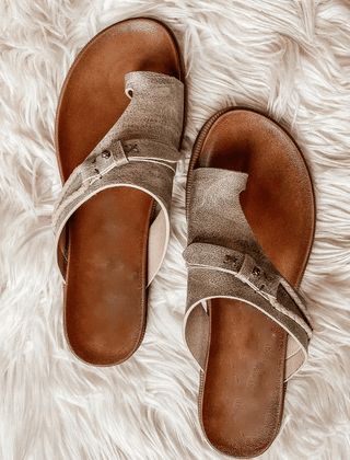 Women's Minimalist Leather Flat Sandals | Chic Comfortable Summer Footwear 3