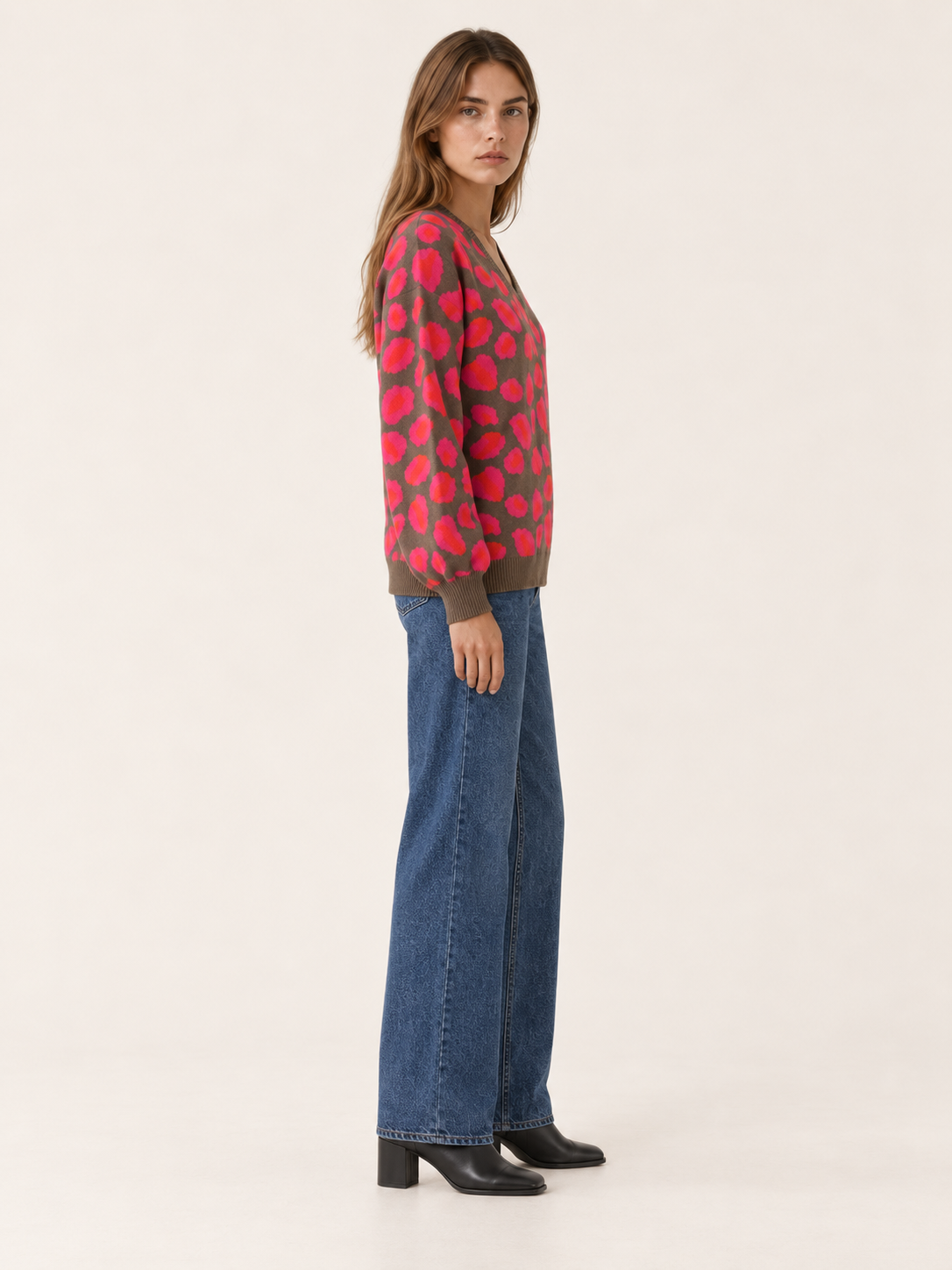 Women's V Neck Leopard Print Knit Sweater with Balloon Sleeves