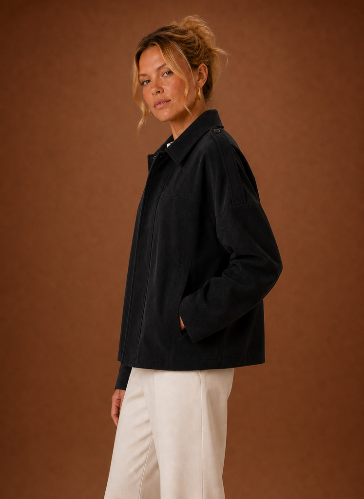 Women's Oversized Suede Jacket with Classic Collar and Zip Front