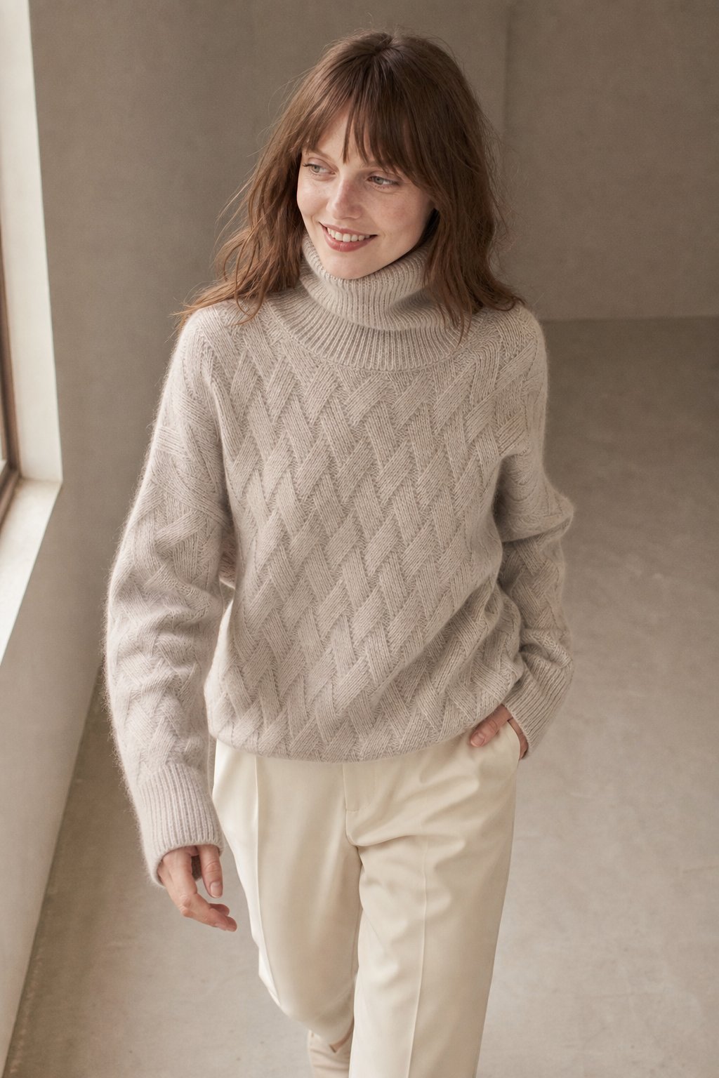 Women's Cable Knit Turtleneck Sweater with Long Sleeves and Relaxed Fit