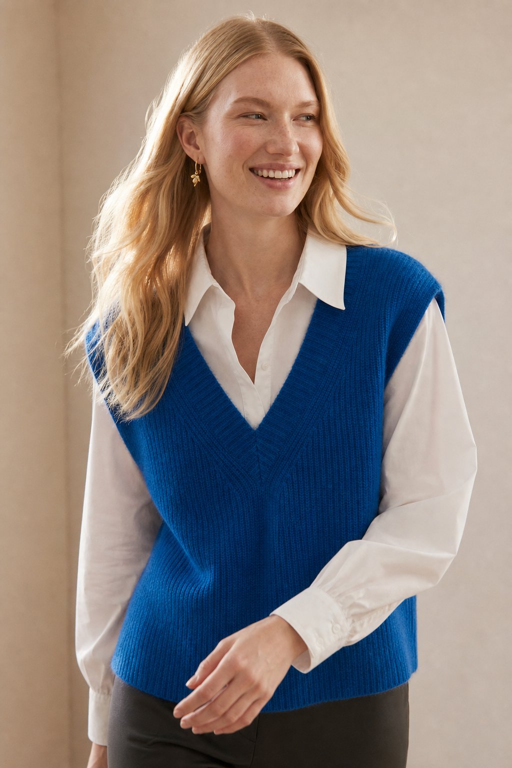 Women's Ribbed Cashmere Sweater Vest with V Neck and Sleeveless Design