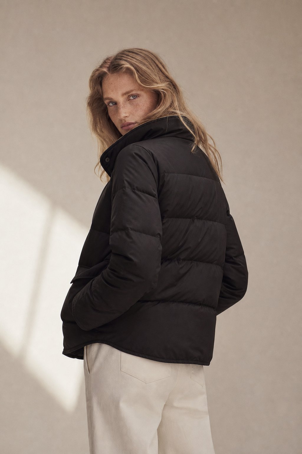 Women's Quilted Down Jacket With Sherpa Collar Snap Buttons and Front Flap Pocket