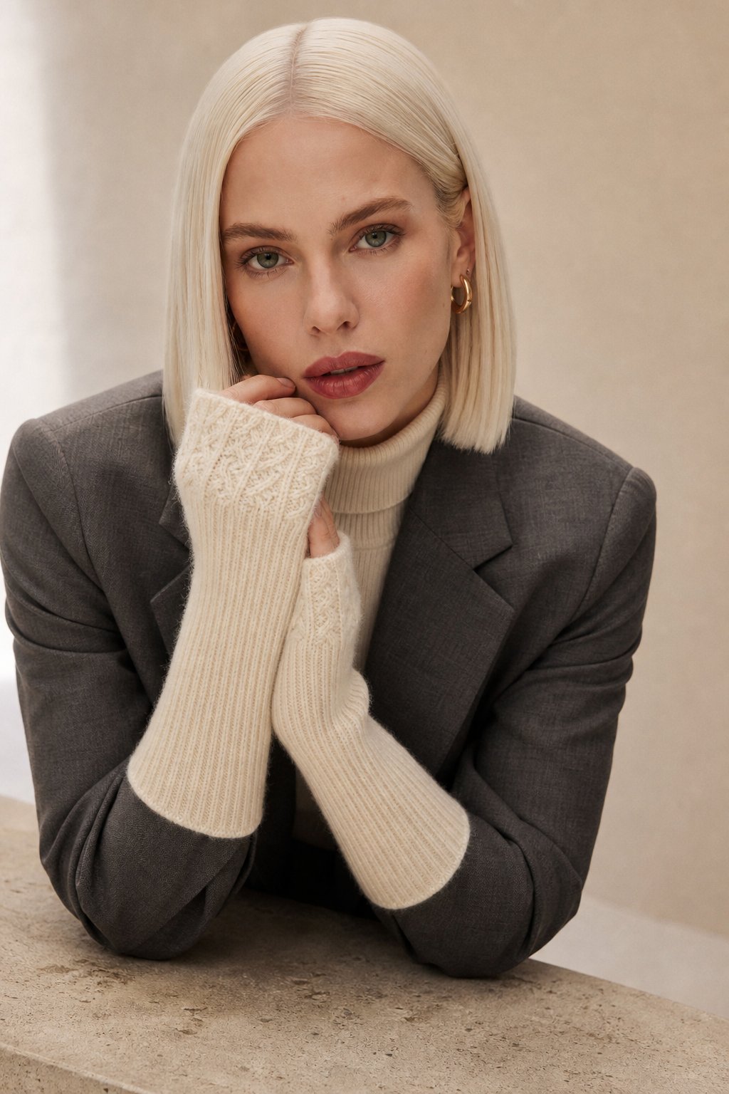 Women's Cashmere Fingerless Gloves with Ribbed Knit Texture