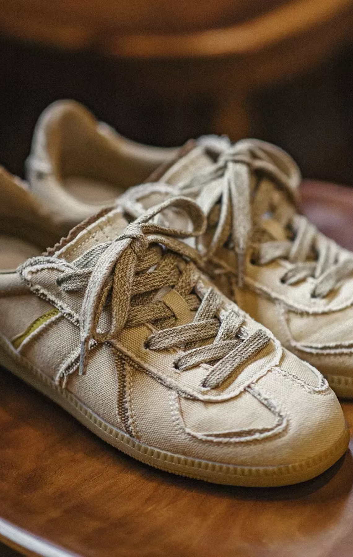 Women's Retro Low Top Sneakers With Suede And Leather Upper