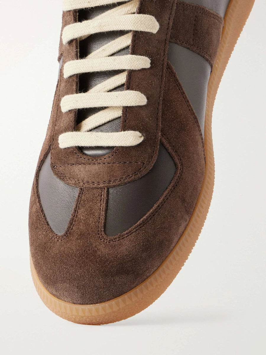 Women's Retro Low Top Sneakers With Gum Sole And Suede Overlays