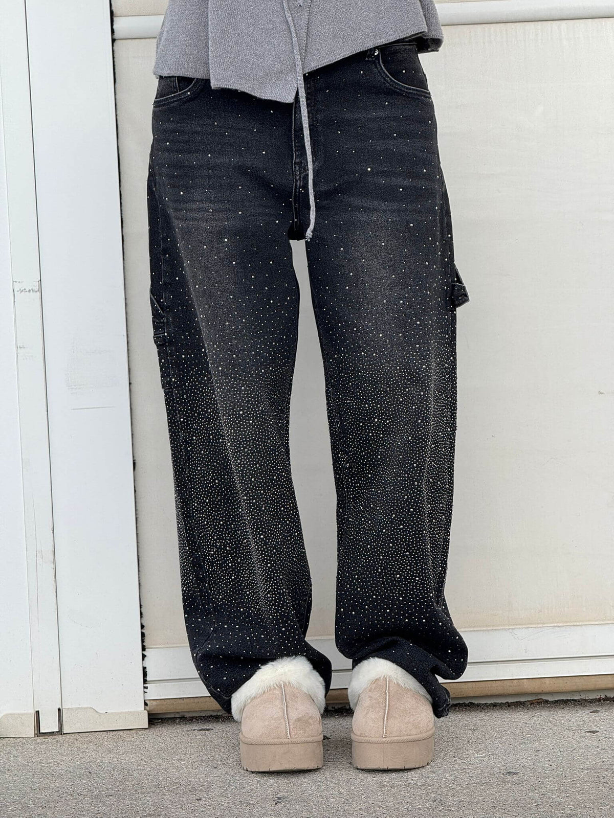 Women's Balloon Fit Cargo Jeans with Sparkling Embellishments