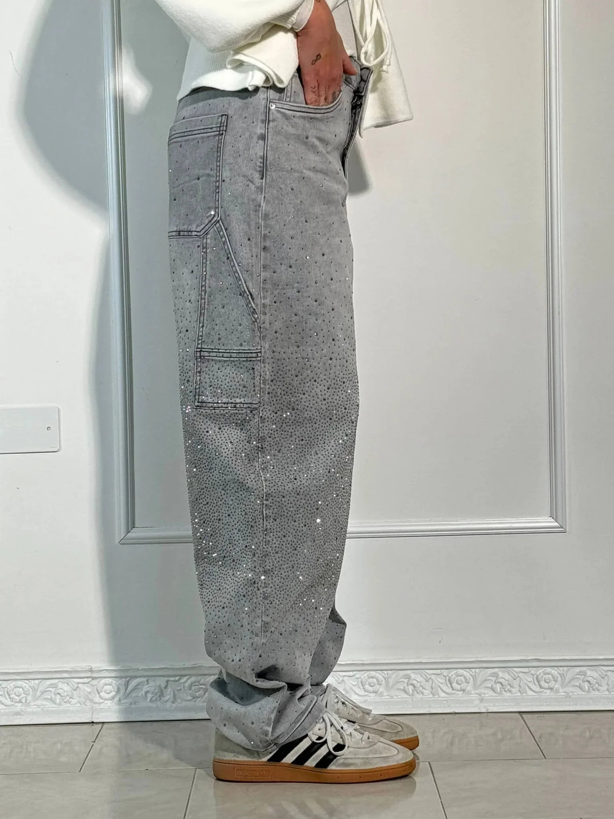 Women's Balloon Fit Cargo Jeans with Sparkling Embellishments